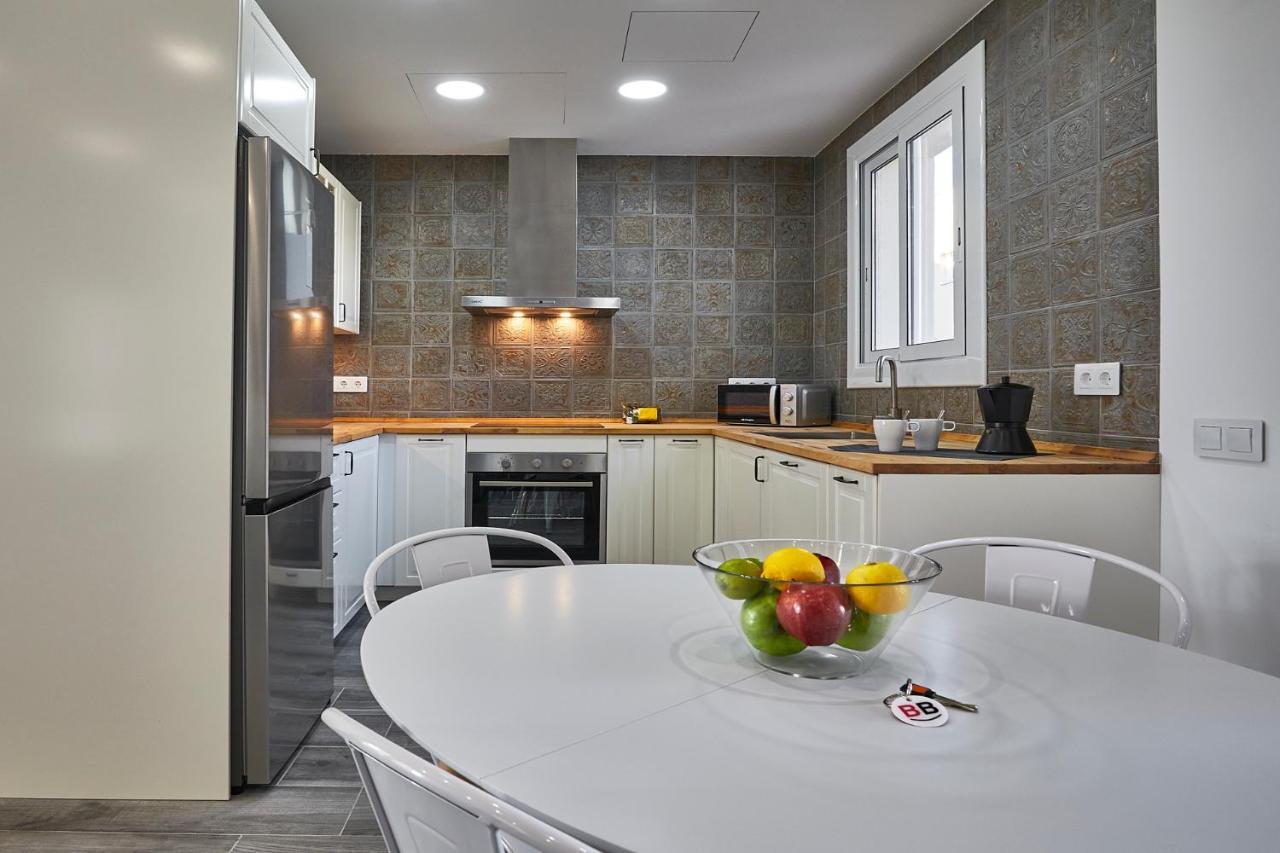 Апартаменты Bbarcelona Fira Superior Flats Экстерьер фото